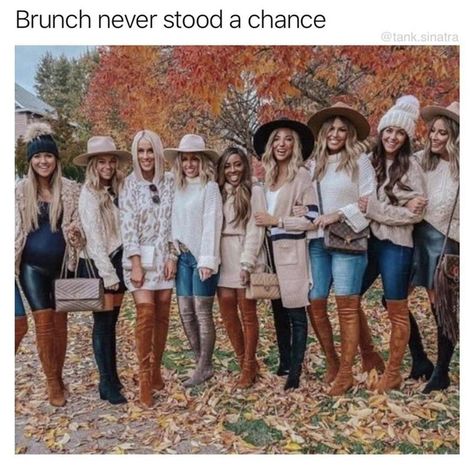 Vineyard Outfit, Wine Tasting Outfit, Wineries Outfit, Bota Over, Autumn Wine, Looks Country, Girls Fall Outfits, Photo Outfit, Fall Photos