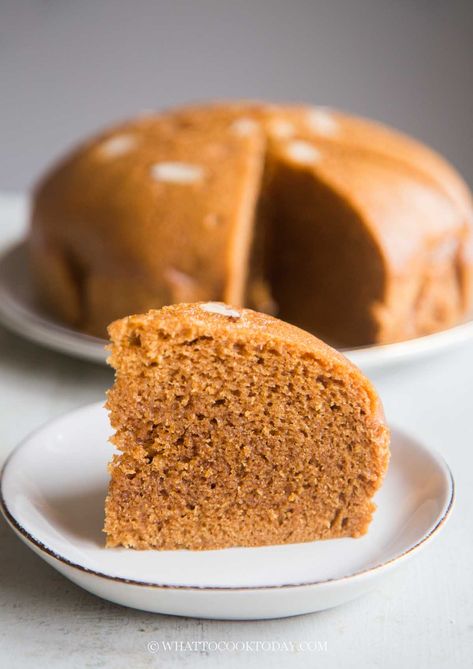 Ma Lai Gao / Chinese Steamed Sponge Cake (using yeast) Chinese Steamed Cake, Ma Lai Gao, Steam Sponge Cake, Gf Cake, Egg Tofu, Mooncake Festival, Dark Brown Sugar, Steamed Cake, Cookies Pastry