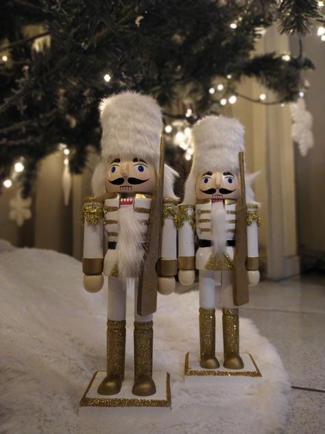 White Nutcracker Christmas, White And Gold Nutcracker, Wooden Nutcracker Painting Ideas, White Nutcracker, Nutcrackers Display, Diy Nutcracker, Wooden Nutcracker Michaels, Big Decorations, Christmas Decor Trends