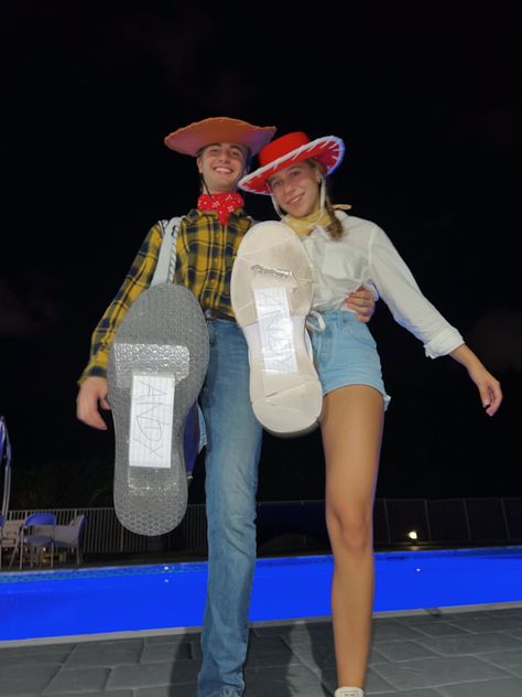 Couple Dress Up Costumes, Toy Story Bo Peep Costume Women, Easy Costume For Couples, Couples Toy Story Costume, Couple Costumes Characters, Cute Toy Story Costumes, Toy Story Woodie And Buzz Costume, Toy Story Spirit Week, Holloween Costume Ideas Toy Story