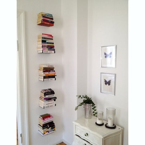 Invisible Bookshelves, Stacked Tile Backsplash, Stacked Tile, Invisible Bookshelf, Tile Backsplash Ideas, Bookshelves For Small Spaces, College Room Decor, Floating Bookshelves, Bedroom Decor Design