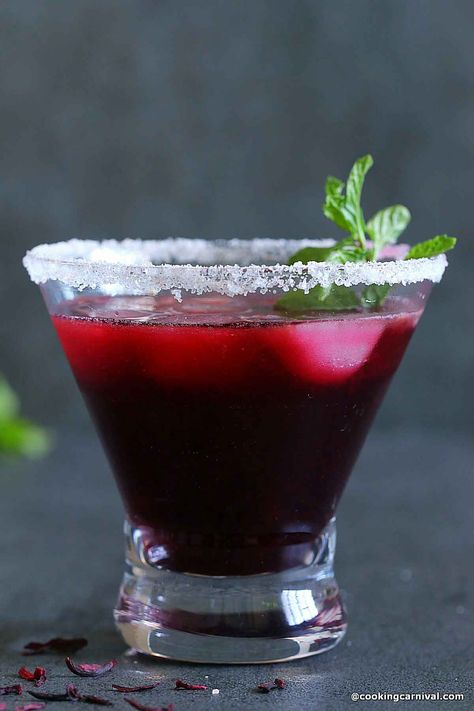 If you’re a fan of welcome drinks and looking for a fruity twist, this No Alcohol Hibiscus Margarita recipe is just what you need! The unique flavor of hibiscus is so refreshing and flavorful that everyone will love it. Surprise your guests with this delightful drink, and let us know what they think! #hibiscusmargarita #virginmargarita #noalcohol #hibiscussimplesyrup Pear Drinks, Prickly Pear Margarita, Pear Cocktails, Pear Recipes, Margarita Recipes, Signature Drinks, Prickly Pear, Mon Cheri, Party Drinks