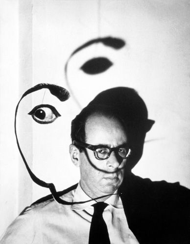 Philippe Halsman - PAR586331 Surrealist Photographers, Philippe Halsman, A Level Photography, Classic Photography, Portraiture Photography, Surreal Photos, History Of Photography, Famous Photographers, Magnum Photos