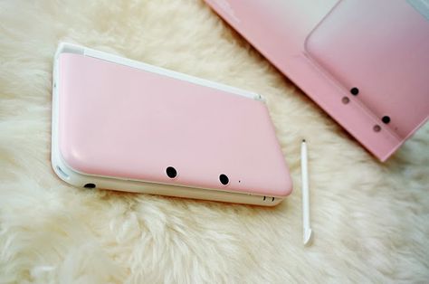 NINTENDO 3DS XL in Pastel Pink Pink 3ds, Pink Nintendo, Don King, Capas Samsung, New 3ds, Nintendo 2ds, Nintendo 3ds Xl, Retro Gadgets, Ds Games