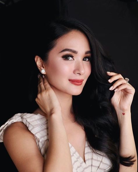 Heart Evangelista Style, Heart Evangelista, Natural Glam Makeup, Summer Makeup Looks, Fashion Model Photography, Natural Glam, Glamour Makeup, Hair Skin Nails, Summer Makeup