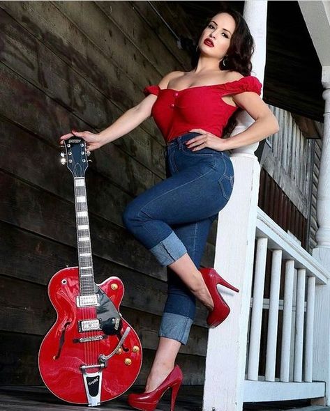 Stile Pin Up, Rockabilly Girls, Mode Rockabilly, Rockabilly Mode, Pinup Photoshoot, Rockabilly Looks, Pin Up Looks, Pin Up Poses, Outfit Essentials