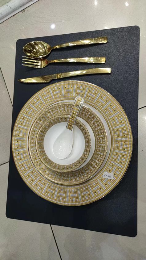 Contemporary dinnerware