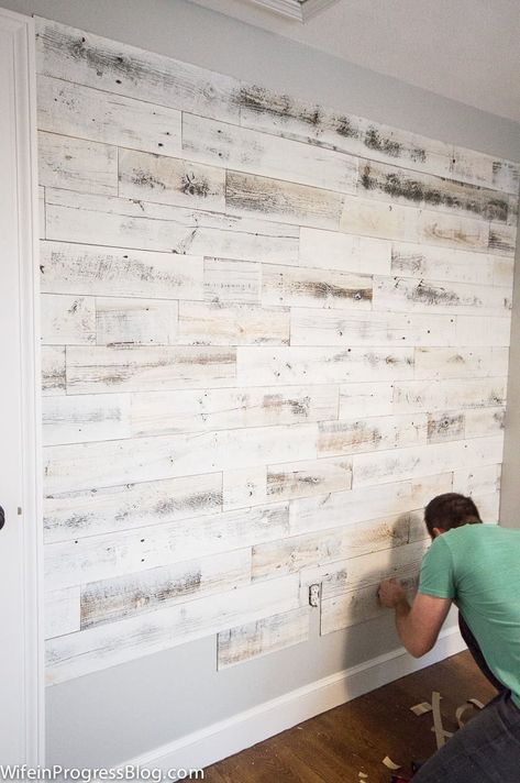 Learn how easy it is to install this reclaimed wood accent wall to add character to any room in your home. Reclaimed Wood Accent Wall, Accent Wall Colors, Accent Wall Designs, Wood Walls, Diy Accent Wall, Diy Wand, Wood Accent Wall, Bedroom Accent, Accent Wall Bedroom