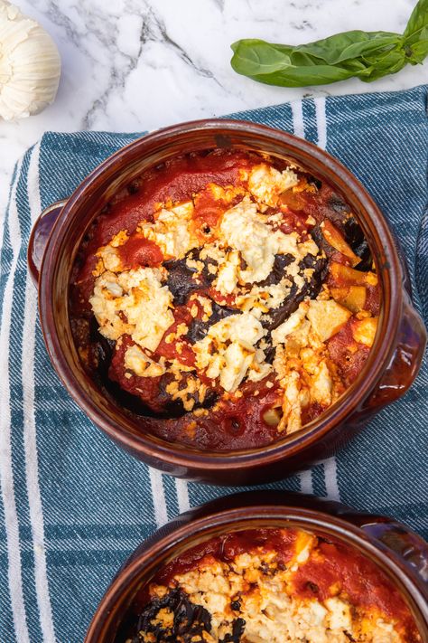 Aubergine And Feta Recipe, Baked Eggplant And Zucchini Recipes, Eggplant Lunch Recipes, Aubergine And Tomato Recipes, Eggplant Tomato Bake, Eggplant And Tomato Recipes Baked, Eggplant Recipes Greek, Eggplant Greek Recipe, Greek Aubergine Recipes