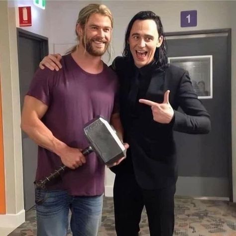 loki, marvel, thor odinson, tom hiddleston, chris hemsworth, marvel, mcu, loki and thor, thor and lok Dr Marvel, Thor X Loki, Avengers Cast, Marvel Photo, Marvel Images, Clint Barton, Marvel Actors, Man Thing Marvel, Marvel 3