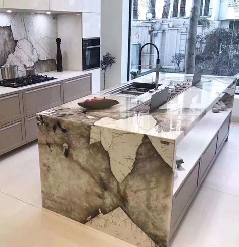 Granite Kitchen Island, Marble House, Quartz Kitchen Countertops, Countertop Design, Stone Kitchen, Granite Countertops Kitchen, Marble Counter, Contemporary Kitchen Design, Luxury Kitchen Design