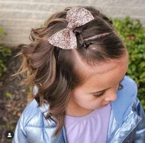 Kid School Hairstyles, One Bow Hairstyles Toddler, Big Bow Hairstyle For Kids, Curly Toddler Girl Hairstyles, Toddler Girl Hairstyles For Short Hair, Toddler Hair Styles Girl, Short Hair Baby Girl Styles, Toddler Hairstyles Girl Short, Simple Toddler Hairstyles