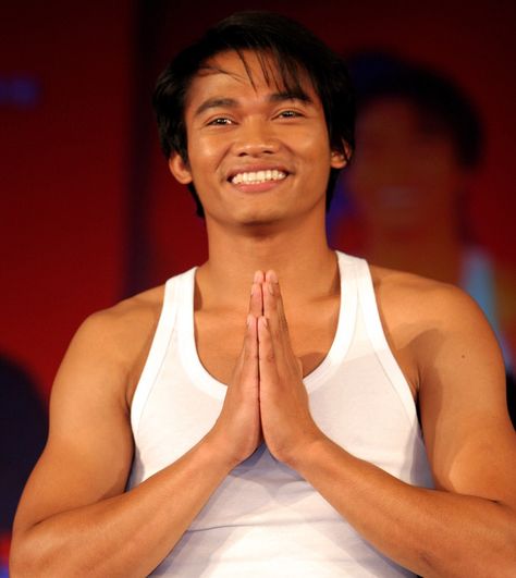 Attractive Male Actors, Tony Jaa, Celebrity Birthdays, Squad Pictures, Muay Thai Training, Dslr Background, Romantic Comedy Movies, Martial Arts Workout, Martial Artists