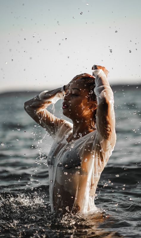 woman in white dress in water photo – Free Water Image on Unsplash Strand Shoot, Photo Glamour, Lake Photoshoot, Bouidor Photography, Water Shoot, Girl In Water, Shotting Photo, Photographie Portrait Inspiration, Beach Photography Poses