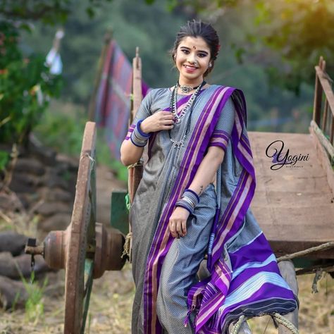 Erkal Saree, Ilkal Saree Blouse Designs, Irkal Saree, Ilkal Saree, Madisar Saree, Traditional Photography, Marathi Bride, Long Blouse Designs, Kashta Saree