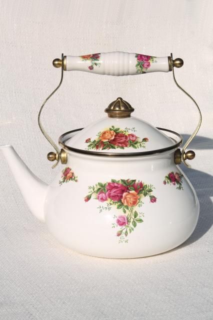 80s vintage porcelain enamel metal tea kettle, Old Country Roses Royal Albert china go-along Royal Albert Pottery, Vintage Tea Kettle, Pretty Coffee, Royal Albert Old Country Roses, Royal Albert China, Old Country Roses, Country Roses, Rose Tea, Vintage Eclectic