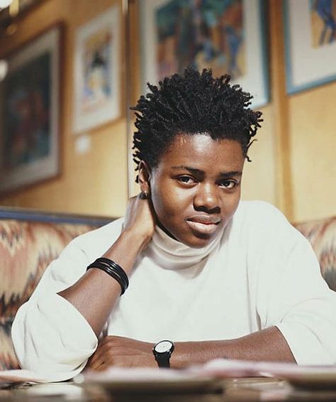 Tracy Chapman Tracey Chapman, Tracy Chapman, Rock And Roll Girl, New Music Releases, Music Collage, Face Photo, Locs Hairstyles, Attractive People, Female Singers