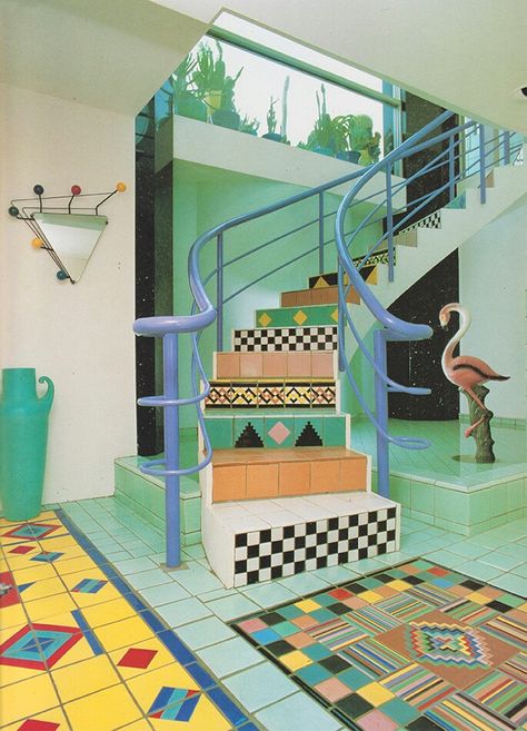 Heather Duke is obviously rich. She wants nothing more than to live in a trendy house. So she makes her parents remodel the staircase going upstairs. Plus peak the green accent wall and the green vase. Obviously Heather Duke's color before taking the color red. 1980s Interior, 90s Interior, 80s Interior Design, 80s Interior, 70s Interior, 80s Decor, Retro Interior Design, 80s Design, Interior Vintage