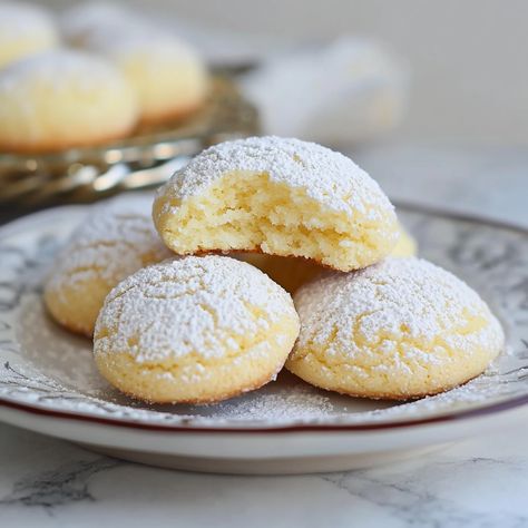 Italian Butterball Cookies Recipe Butter Ball Cookies Recipe, Butterball Cookies, Vanilla Flavoring, Cookies Recipe, Cookie Recipes, Almond, Vanilla, Butter, Texture