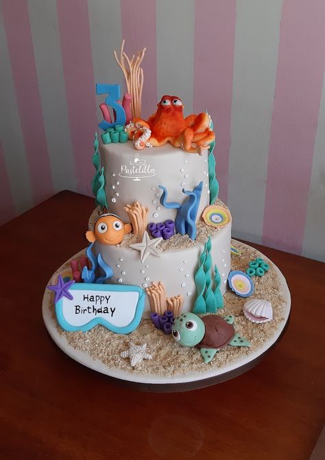 Torta buscando a nemo 2 pisos Nemo Cake Ideas, Llama Cakes, Nemo Birthday Cake, Finding Nemo Birthday Cake, Finding Dory Cake, Dory Cake, Finding Nemo Cake, Birthday Cake Kids Boys, Art Birthday Cake