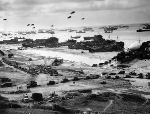 D-Day and the German Surrender [ushistory.org] D Day Photos, Battle Of Normandy, Operation Overlord, Normandy Landings, D Day Invasion, George Patton, American Cemetery, Photos Bff, Normandy Beach