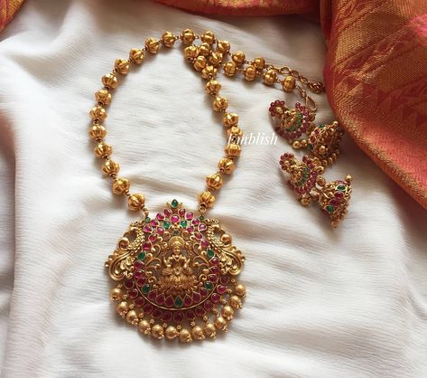 Gold Necklace With Lakshmi Pendant, Lakshmi Lockets Jewellery, Long Chain With Dollar Gold, Lakshmi Dollar Gold, Dollar Chain Gold Indian, Long Chain With Pendant Gold, Gold Necklace Set Simple, Bridal Jewelry Sets Brides, Temple Jewelry Necklace