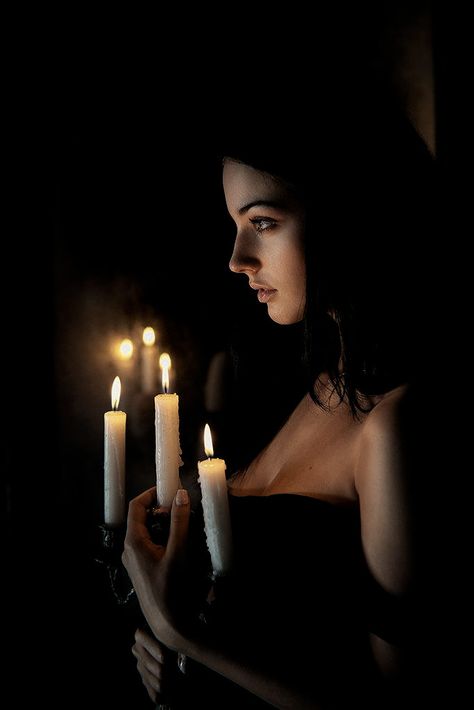 Vampire Inspired Photoshoot, Spooky Self Portrait, Candlelight Photoshoot, Halloween Shoot Ideas, Mexican Gothic Aesthetic, Halloween Photography Ideas, Witchy Photography, New Moon Manifestation, Halloween Shooting