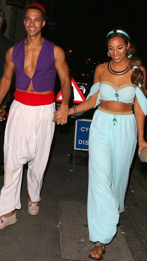 Jasmine And Aladdin Costume, Jasmine Halloween Costume, Original Halloween Costumes, Aladdin Costume, Princess Jasmine Costume, Costumes For Couples, Best Couples Costumes, Fest Temaer, Cheap Halloween Costumes