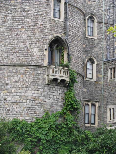 Rapunzel Window, Castle Windows, Castle Window, English Castles, Royal Uk, British Monarchy, Windsor Castle, Europe Travel Destinations, Stone Houses