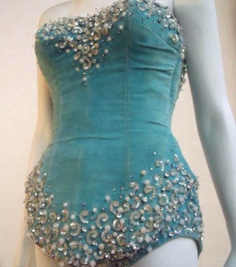 Vintage showgirl costume in turquoise velvet... Vintage Showgirl, Vintage Circus Costume, Aerial Costume, Showgirl Costume, Vintage Burlesque, Burlesque Costumes, Burlesque Costume, Competition Costumes, Circus Costume