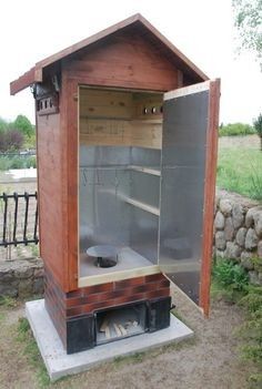 Homemade Smoker Plans, Backyard Smokers, Diy Smoker, Smoker Plans, Homemade Smoker, Bbq Pitmasters, In Front Of House, Backyard Fire, Pergola Patio