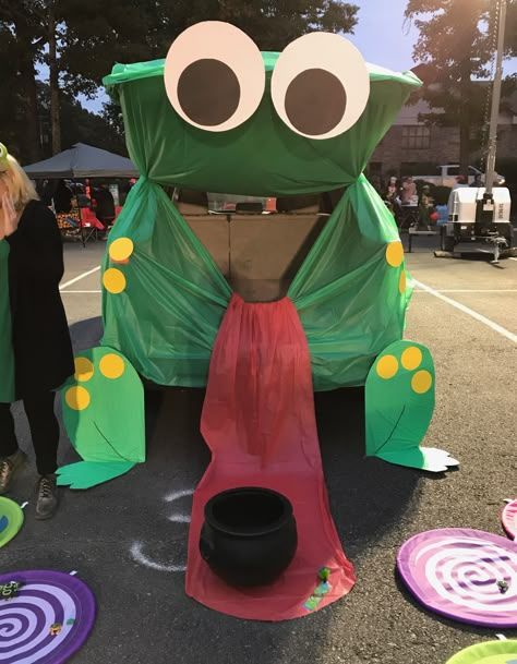 Frog Trunk or Treat Frog Trunk Or Treat, Halloween Car Decorations, Church Trunk, Trunker Treat Ideas, Trunk Or Treat Ideas, Fun Halloween Crafts, Fall Fest, The Dating Divas, Trick R Treat