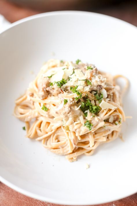 Unleash your inner chef with our Creamy Pot Roast Pasta Alfredo recipe! 🍝🌟 Experience the perfect blend of tender pot roast, fettuccine, and tangy Pepperoncini peppers in a velvety Alfredo sauce. Quick, easy, and oh-so-delicious! Creamy Pot Roast, Pot Roast Pasta, Roast Pasta, Pasta Alfredo Recipe, Tender Pot Roast, Leftover Pot Roast, Perfect Pot Roast, Fettuccine Noodles, Pasta Recipes Alfredo