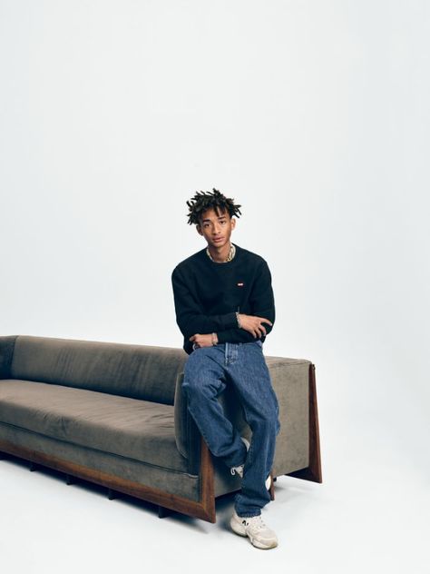 Levis 501 Outfit, 501 Outfit, Aesthetic Retro Outfit, Jaden Smith Fashion, Charlotte Wales, Face Magazine, Y2k Photoshoot, The Face Magazine, Mens Photoshoot Poses