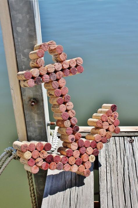 Deco Theme Marin, Anchor Wall Art, Wine Cork Board, Wine Cork Projects, Deco Marine, Wine Cork Art, Anchor Decor, Cork Projects, Lake House Signs