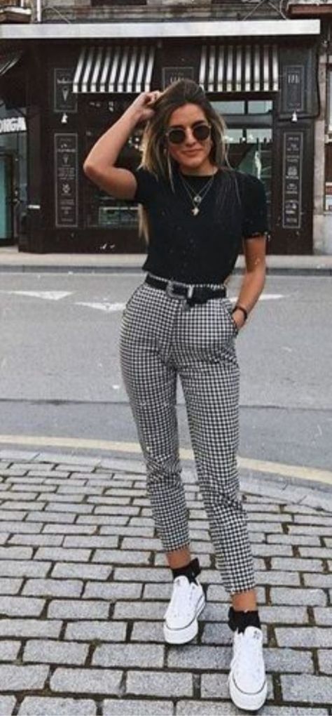 Chic Style Outfits, Boho Chic Style Outfits, Checkered Pants, Paris Mode, Winter Trends, Plaid Skirt, Inspired Outfits, Cute Summer Outfits, Spring Style