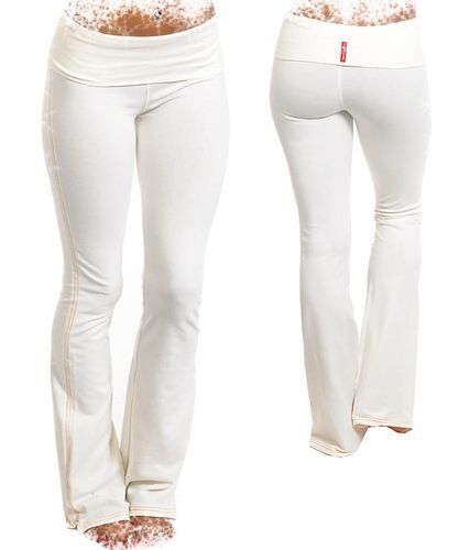 White Yoga Pants, Yoga Outfits, Estilo Hippie, Workout Attire, Pants Loose, Yoga Pants Outfit, Rock Revival Jeans, Yoga Pant, Comfy Pants