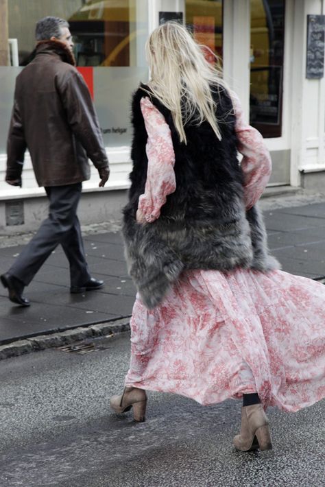 They Are Wearing Reykjavik Laugavegur Street Iceland Fur Vest Outfits, Icelandic Sweaters, Dress 2022, Reykjavik Iceland, Winter Dress, Street Style Chic, Textiles Fashion, Vest Outfits, Reykjavik