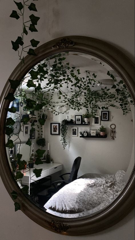 Edgy Room Aesthetic, Weirdcore Bedroom, Black And Green Bedroom, Mirror Aesthetic Room, Chill Room, Room Redesign, Pinterest Room Decor, Grunge Room, Cozy Room Decor