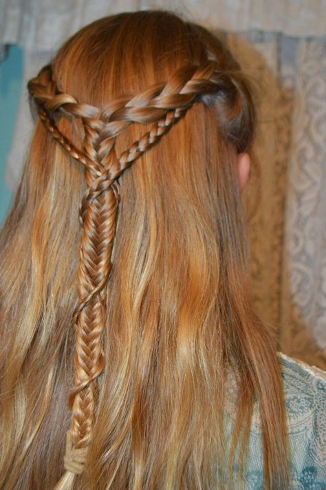 Whatsoever Things Are Lovely: Medieval Elf Braid Wrapped Braid / / Hair Tutorial Medieval Elf, Elven Hairstyles, Elf Style, Elf Hair, Whatsoever Things Are Lovely, Medieval Hairstyles, Hair Dyed, Braided Hair Tutorial, Viking Hair