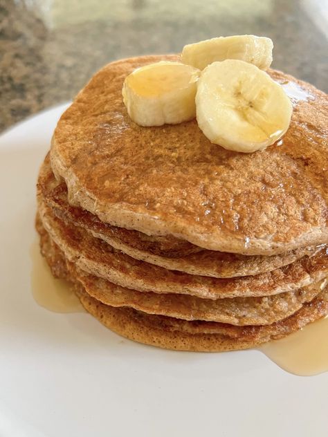 Oatmeal Banana Pancakes Banana Oat Flour, Blender Oatmeal, Oatmeal Banana Pancakes, Vegan And Gluten Free Recipes, Peanut Butter Banana Pancakes, Oat Flour Pancakes, Vegan Banana Pancakes, Oat Milk Recipe, French Toast Waffles