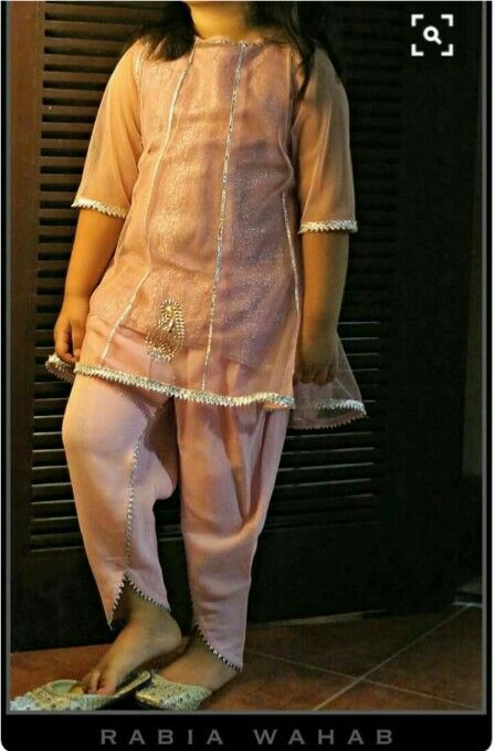 Kids Ethnic Wear Indian Girls Fashion, Girls Ethnic Wear Indian Children, Kids Indian Wear Designer, New Dress Designs, Pakistani Kids Dresses, Kids Indian Wear, Kids Ethnic Wear, Kids Party Wear, Kids Wear Girls