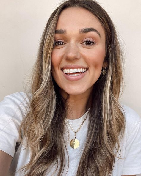 Sadie Robertson Hair, Sadie Robertson Outfits, Sadie Robertson Huff, Sadie Robertson, Bronde Hair, Hair Flip, Hair Color And Cut, Hair Envy, Dream Hair