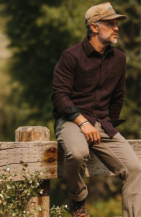 Rugged Dressy Men, Mountain Men Aesthetic, Rugged Cowboy Men, Mens Outdoorsy Fashion, Outdoorsy Style Men Summer, Men’s Hiking Fashion, Men Outdoor Outfit, Rugged Man Aesthetic, Men’s Hiking Outfit