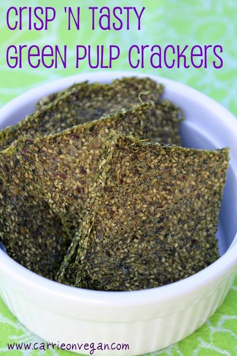 Crisp and tasty green juice pulp crackers that are vegan and gluten-free. | Dehydrator recipes, raw food recipes, vegan crackers, green juice pulp Juice Pulp Crackers, Juicer Pulp Recipes, Pulp Crackers, Juice Pulp Recipes, Pulp Recipe, Green Juice Recipes, How To Make Greens, Juicer Recipes, Vegan Crackers