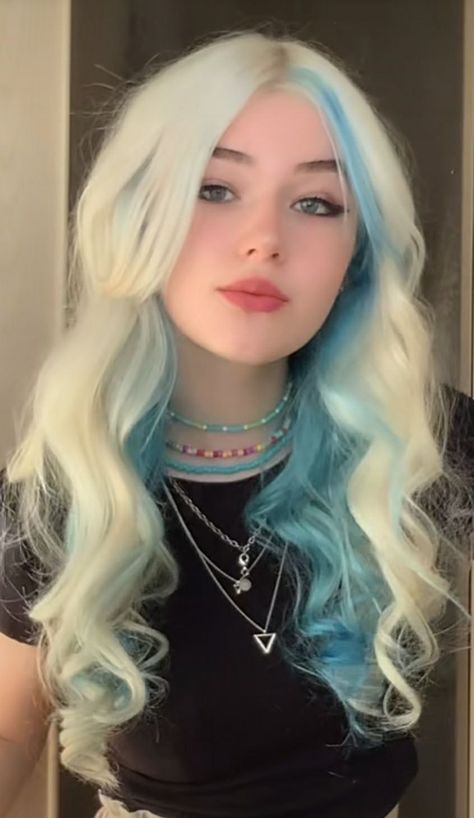 Wattpad Characters Female, Boy Playing Basketball, Blonde And Blue Hair, Darling Charming, Cherry Hair Colors, Blonde Hair Boy, Hair Boy, Hippie Hair, Dyed Hair Inspiration