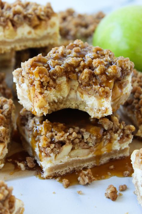 Caramel Apple Cheesecake Bars Melted Caramel Sauce, Apple Cheesecake Bars, Cheesecake Bar, Caramel Apple Cheesecake Bars, Caramel Apple Bars, Cinnamon Roll Bake, Apple Hand Pies, Apple Crisp Easy, Apple Bars