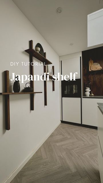 Aleksandra Lozinska on Instagram: "Reklame @makitadanmark | We were in Poland for a few days, and we didn’t have time to edit this video but it’s here now! We planned to make this japandi shelf for a very long time and we are super happy with how it turned out. Once we figured out all the steps, it was easier to make than expected. Dimensions: 2 x Long Pins: 130cm 2 x Short pins: 70cm 3 x Shelf: 70cm Materials: 2 x Solid spruce shelves 18 mm x 30 x 80 cm 1 x Solid pine shelf 25 mm x 30 x 120 cm Machine: @makitadanmark table saw 1500W (gifted) Workwear from @blaklader (gifted) #japandi #diy #indretning" Japandi Floating Shelves, Japandi Shelves, Japandi Shelf, Japandi Diy, Diy Japandi, Pine Shelf, Pine Shelves, Tall Shelves, Long Shelf