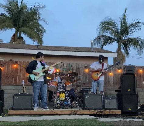 Concert Set Up, House Concert Aesthetic, Backyard Concert Aesthetic, Backyard Concert, Backyard Stage For Band, Small Concert, Outdoor Concert Stage Design, Outdoor Stage Design Concert, Small Venue Concerts