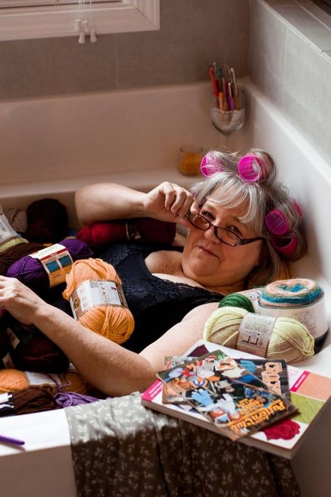 Photos In Bathtub, Yarn Portrait, Grandma Photoshoot, Woman In A Bathtub, Lady In Bathtub, Bathtub Editorial Fashion, Bubble Bath Photography Woman Bathtubs, Vintage Woman In Bathtub, Unique Family Photos